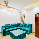 Hotel O Silver Key Kd Plaza Near Saket Metro Station